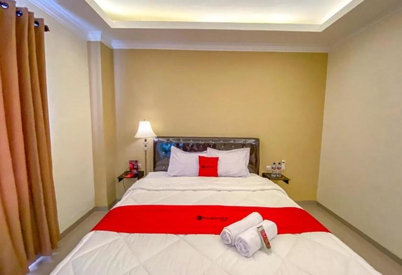 فندق Reddoorz Premium Near Museum Angkut Batu 3