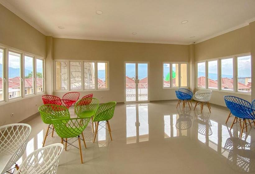 فندق Reddoorz Premium Near Museum Angkut Batu 3