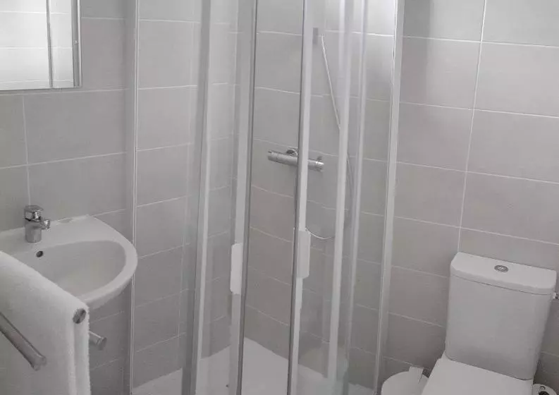 Retkeilymaja Le Refuge Du Cele