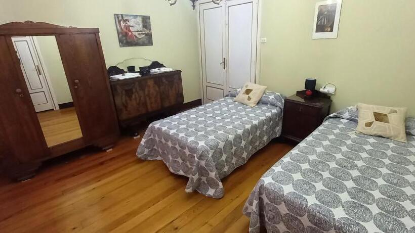 تختخواب و صبحانه El Bordón De La Casa Batallón