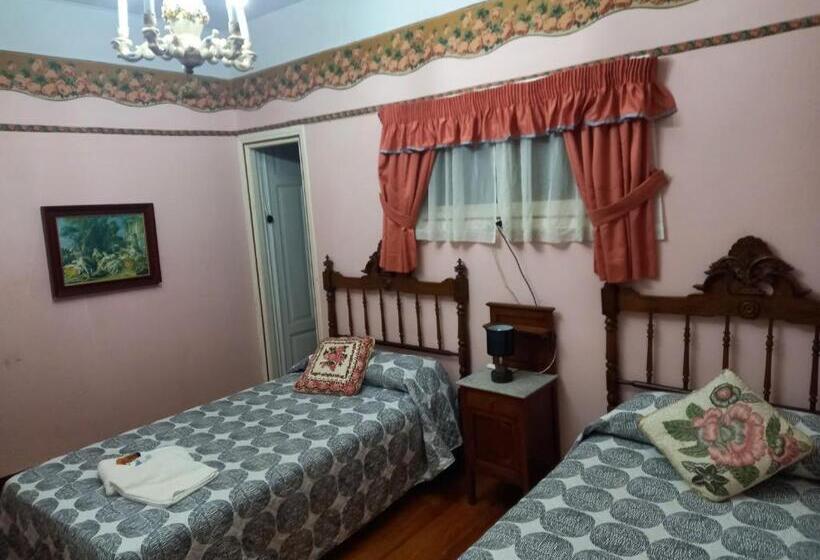 تختخواب و صبحانه El Bordón De La Casa Batallón