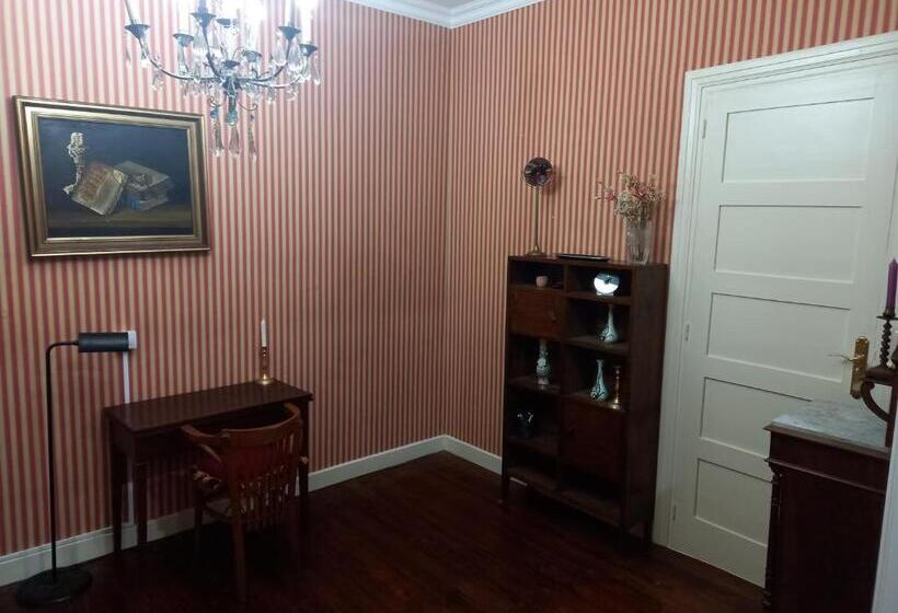 تختخواب و صبحانه El Bordón De La Casa Batallón