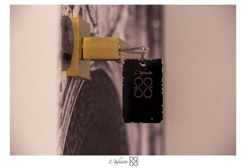 تختخواب و صبحانه L'infinito 88 Charmant Rooms