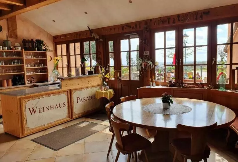 Aamiaismajoitus (B&B) Weinhaus Paradies