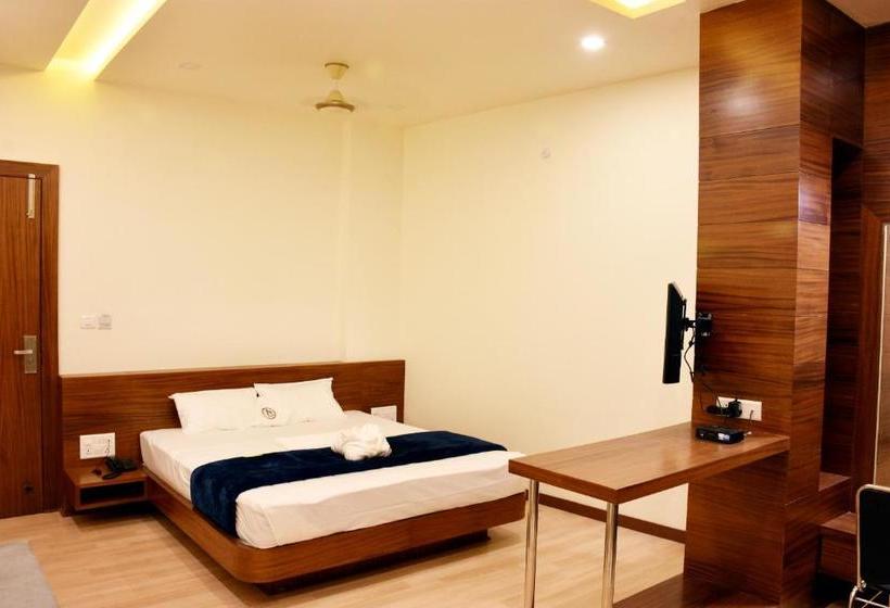 בית מלון כפרי Aman Palace By Shrigo S