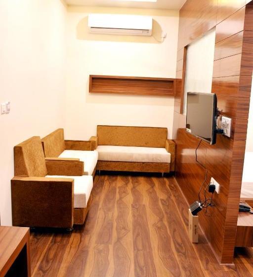 בית מלון כפרי Aman Palace By Shrigo S