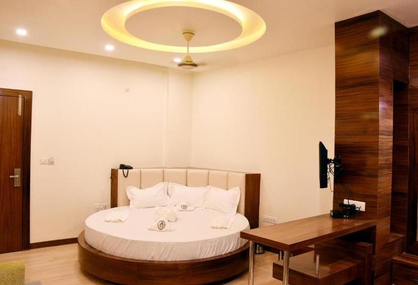 בית מלון כפרי Aman Palace By Shrigo S