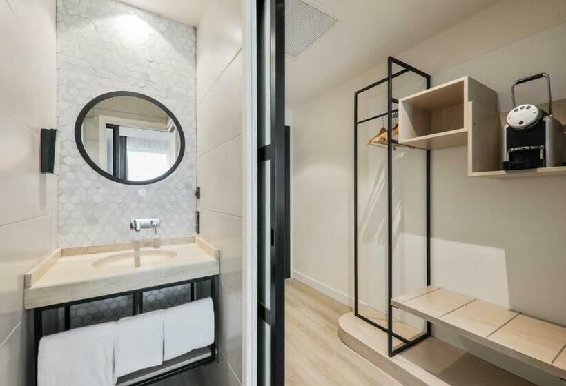 Hotel Campanile Smart Lyon Est Eurexpo Bron Aviation