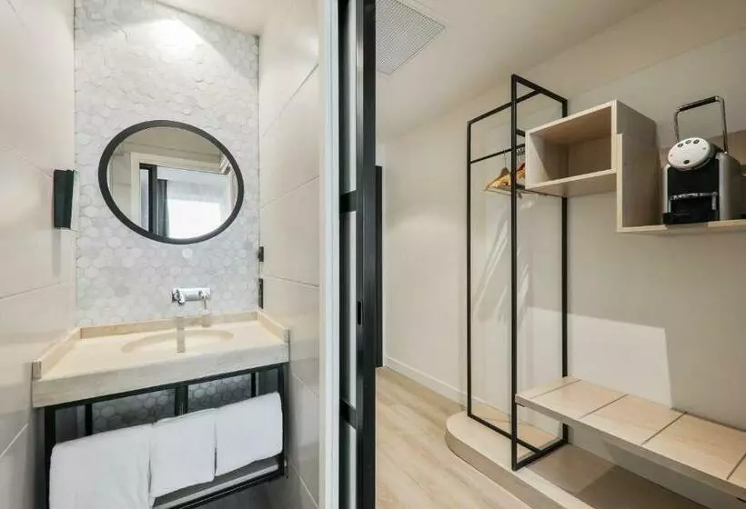 ホテル Campanile Smart Lyon Est  Eurexpo Bron Aviation