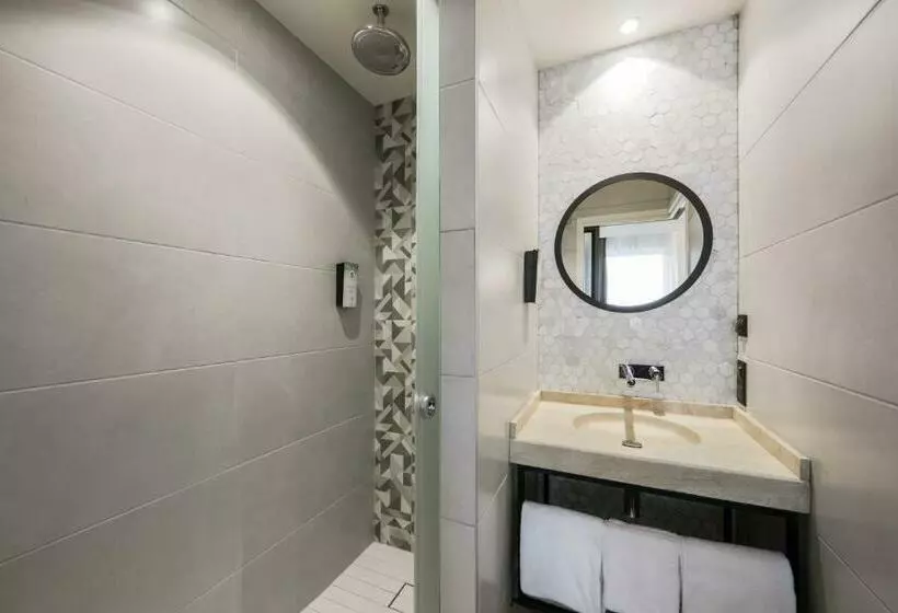 ホテル Campanile Smart Lyon Est  Eurexpo Bron Aviation