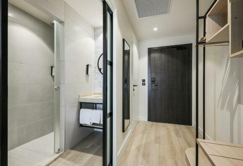 Hotel Campanile Smart Lyon Est Eurexpo Bron Aviation