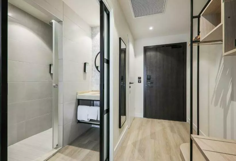 ホテル Campanile Smart Lyon Est  Eurexpo Bron Aviation