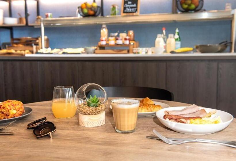 Hotel Campanile Smart Lyon Est Eurexpo Bron Aviation