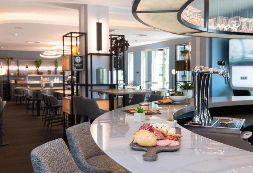 Hotel Campanile Smart Lyon Est Eurexpo Bron Aviation