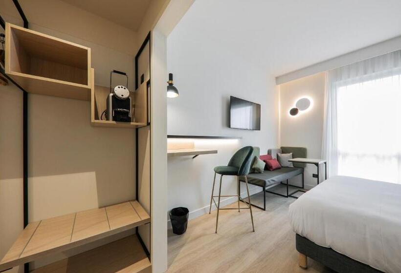 Hotel Campanile Smart Lyon Est Eurexpo Bron Aviation