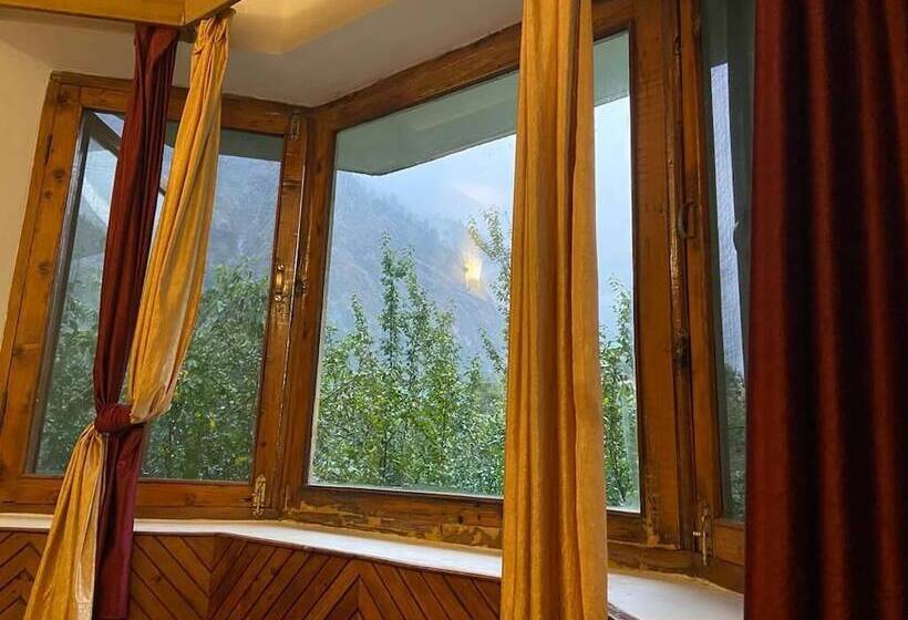 Отель Devlok International