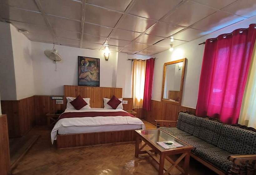 Отель Devlok International