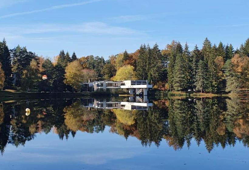 Отель Hôtel Vvf Eden Lake