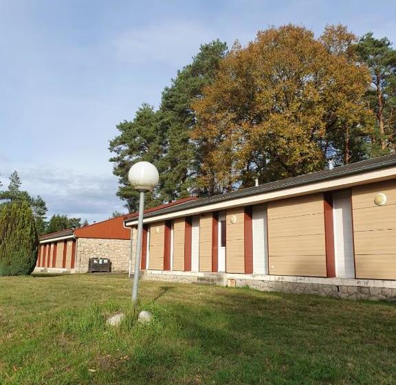 Отель Hôtel Vvf Eden Lake