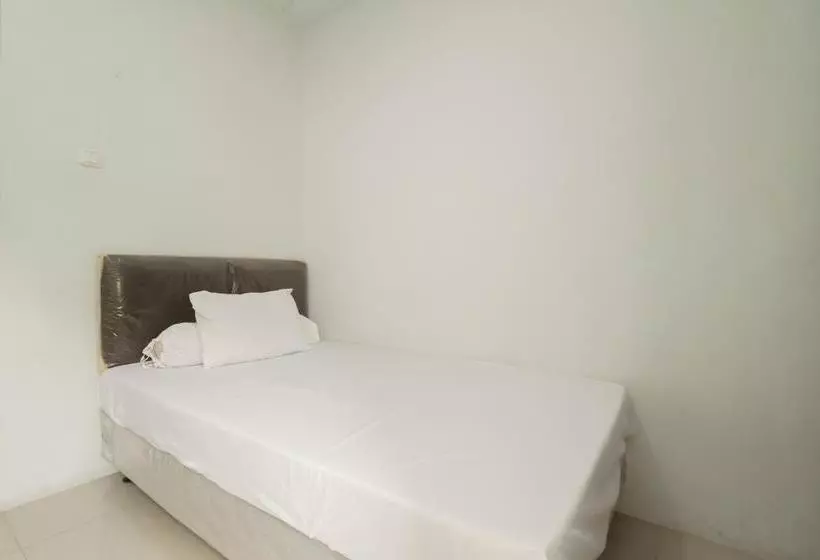 ホテル Koolkost Syariah Near Kampus Utama Universitas Budi Luhur