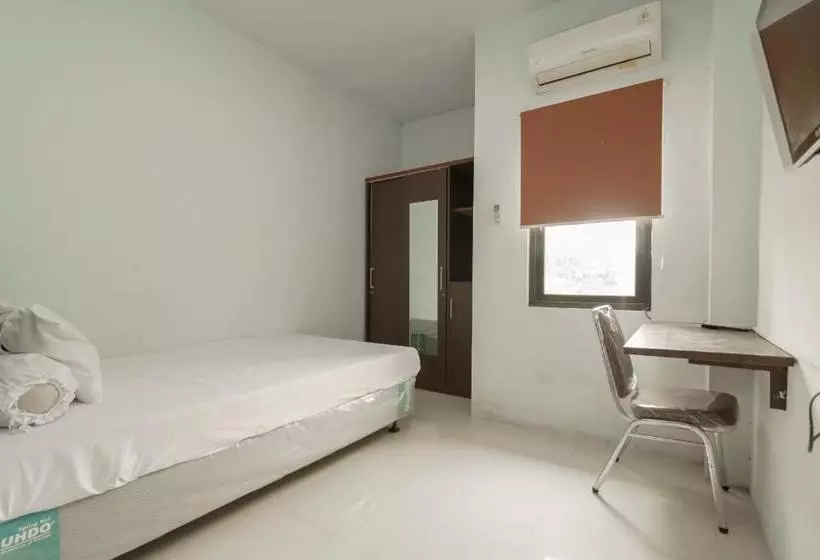 ホテル Koolkost Syariah Near Kampus Utama Universitas Budi Luhur