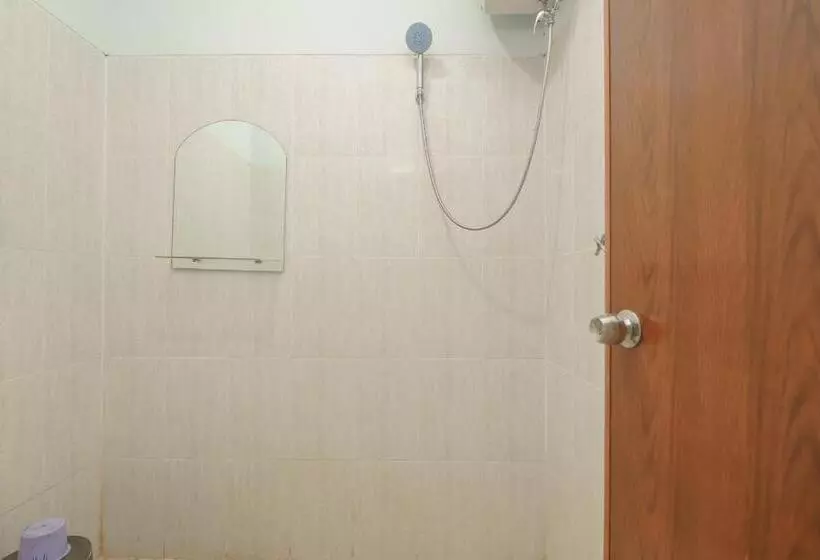 ホテル Koolkost Syariah Near Kampus Utama Universitas Budi Luhur
