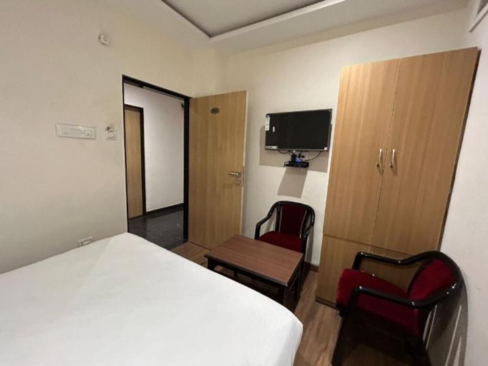 בית מלון כפרי Simran Regency