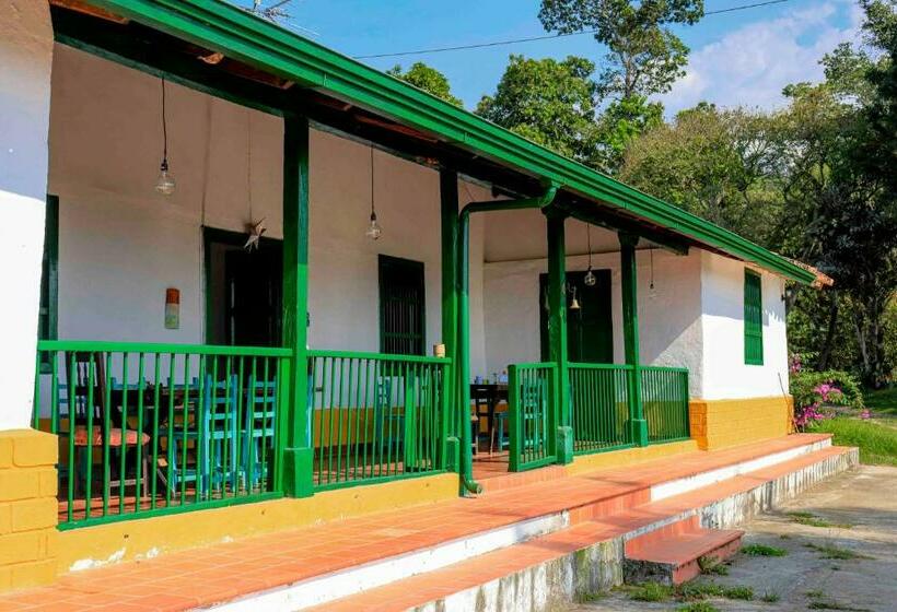 פנסיון La Hacienda