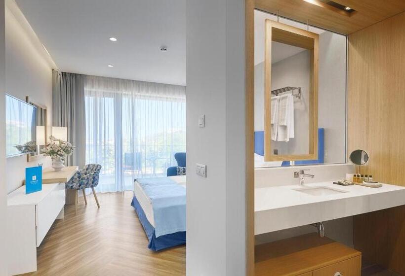 Viva Mare Beach Hotel By Santa Marina