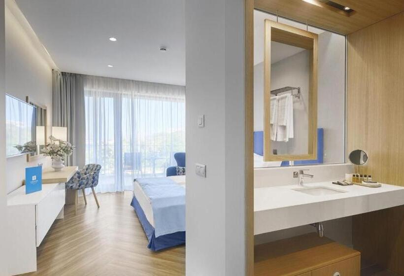 Viva Mare Beach Hotel By Santa Marina