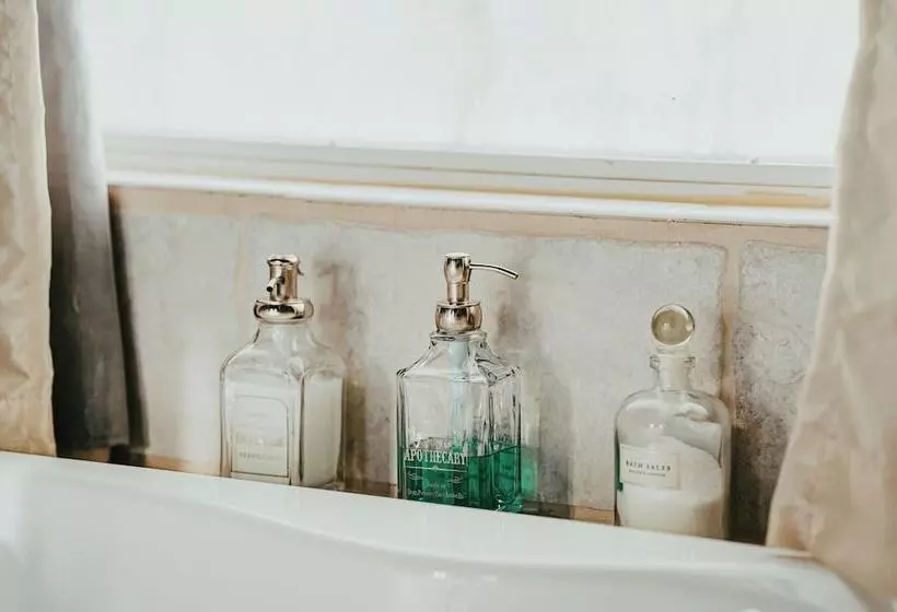 Aamiaismajoitus (B&B) Towering Oaks Event & Retreat Center