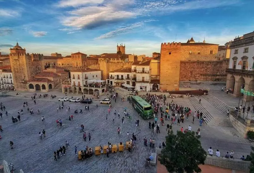 هتل Hostal Martes Cáceres Plaza Mayor   Tercer Piso Sin Ascensor
