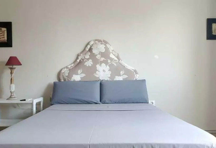 هتل Hostal Martes Cáceres Plaza Mayor   Tercer Piso Sin Ascensor