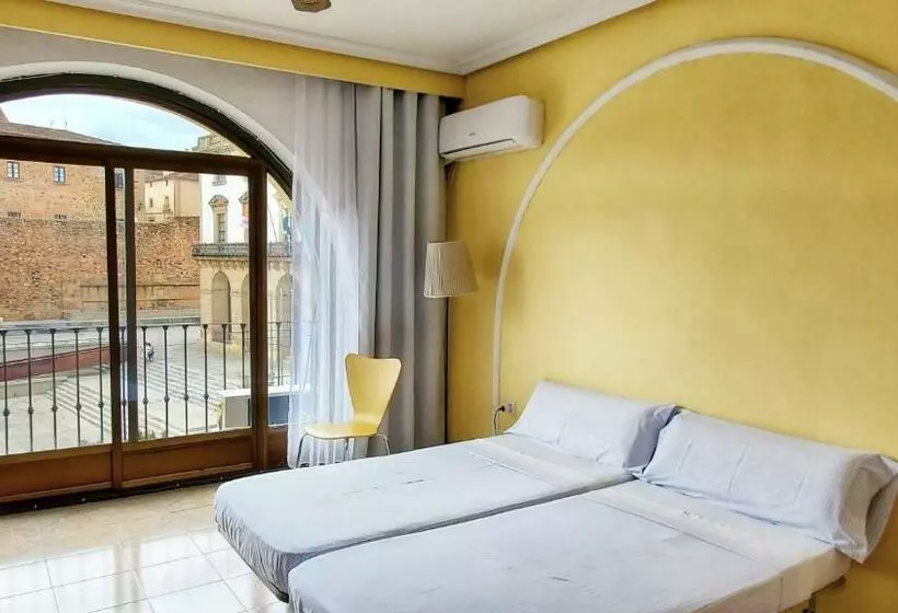هتل Hostal Martes Cáceres Plaza Mayor   Tercer Piso Sin Ascensor