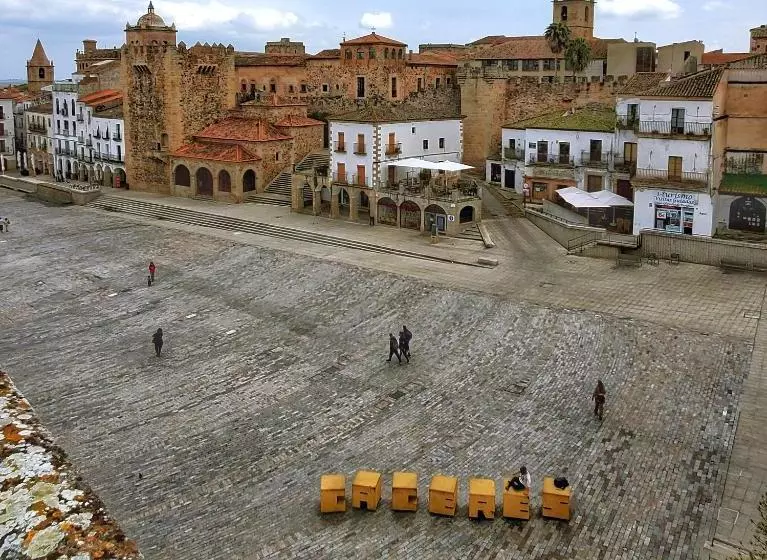 هتل Hostal Martes Cáceres Plaza Mayor   Tercer Piso Sin Ascensor