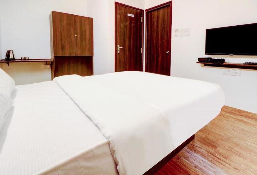 فندق Oyo 80204 Collection O Villa Do Flor