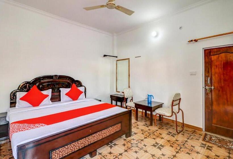 هتل Oyo Lck1265 Shanti Kuti Home Stay