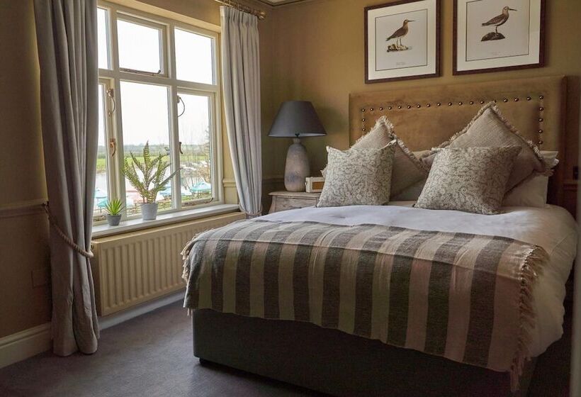 호텔 The Fleet Inn