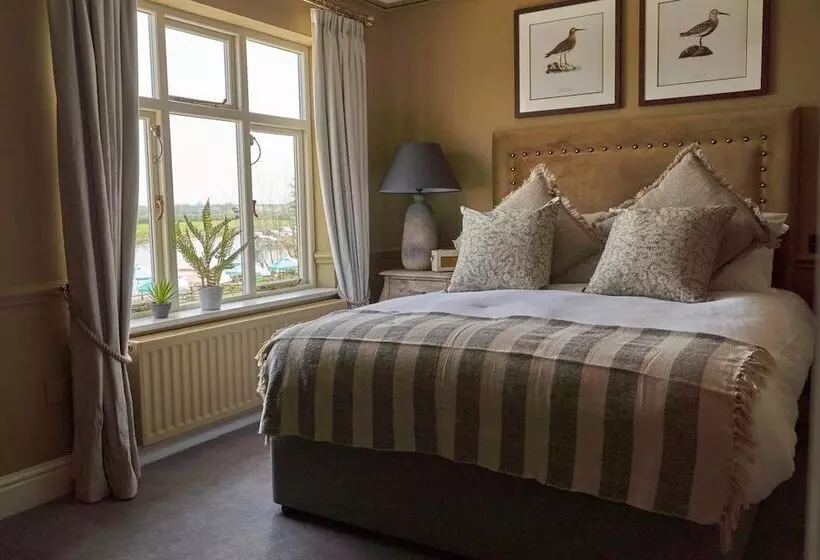 Hotelli The Fleet Inn