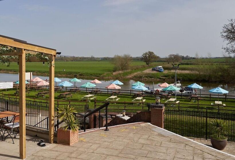 호텔 The Fleet Inn