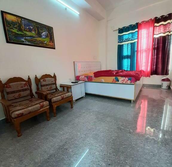 פנסיון City Crown Guest House