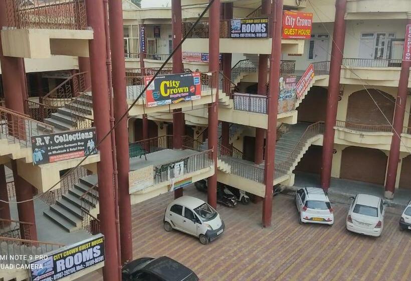 פנסיון City Crown Guest House