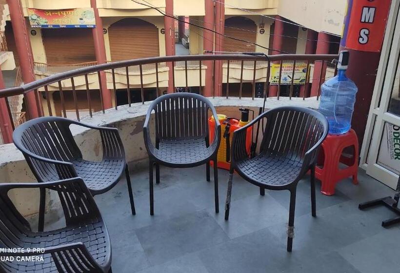 פנסיון City Crown Guest House