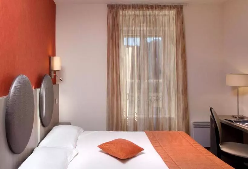 فندق Arverna Vichy Clt