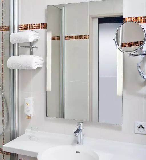 فندق Arverna Vichy Clt