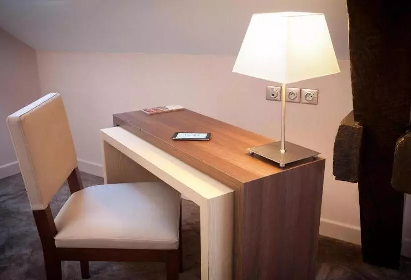 فندق Arverna Vichy Clt