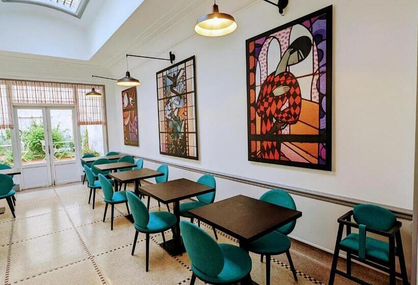 בית מלון כפרי Arverna Vichy   Clt