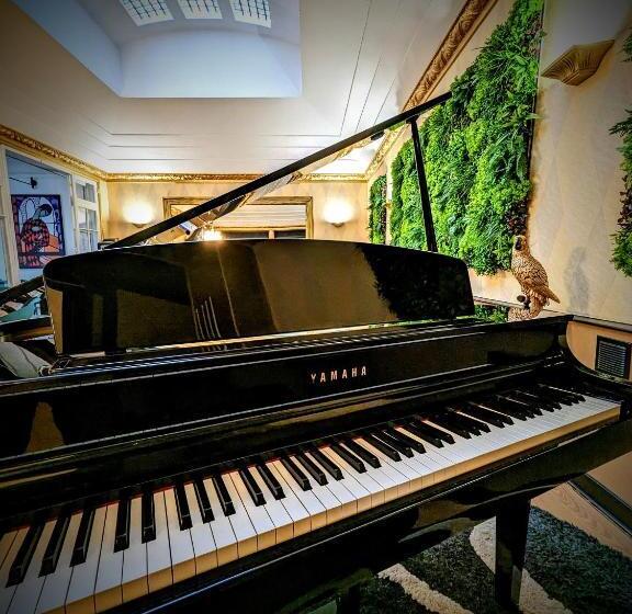 בית מלון כפרי Arverna Vichy   Clt