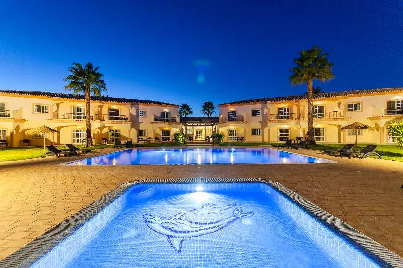 Atalaia Sol Aparthotel Tennis & Heated Pool In Winter