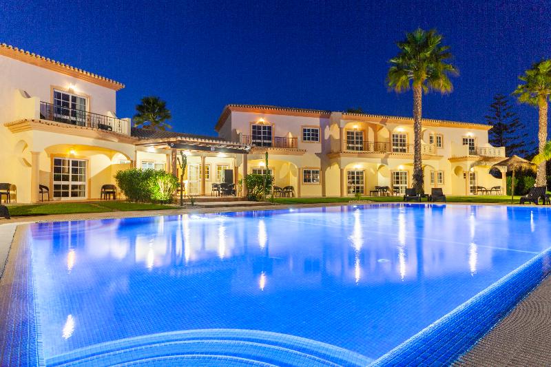 Atalaia Sol Aparthotel   Tennis & Heated Pool In Winter